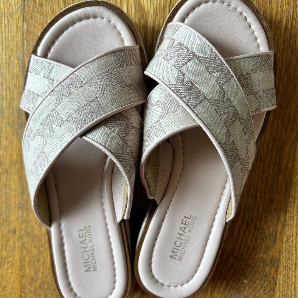 Michael Kors Light Pink Criss-Cross Slides